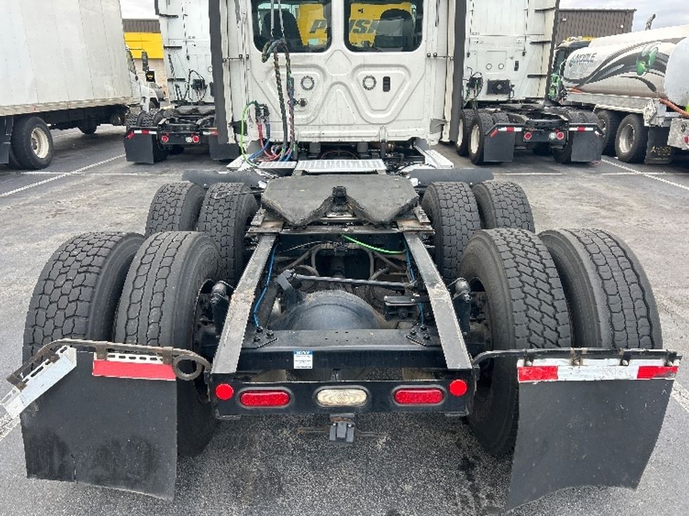 Day Cab Tractor-Heavy Duty Tractors-Freightliner-2021-T11664ST-Winston Salem-NC-532,233\n\t\tmiles-$ 43,500 - Image 6