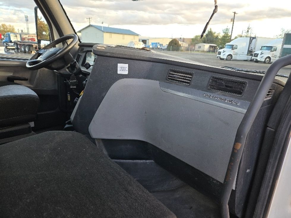 Day Cab Tractor-Heavy Duty Tractors-Freightliner-2021-T11664ST-Yakima-WA-455,533\n\t\tmiles-$ 51,500 - Image 13