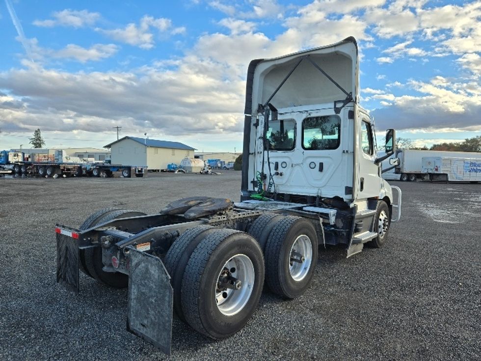 Day Cab Tractor-Heavy Duty Tractors-Freightliner-2021-T11664ST-Yakima-WA-455,533\n\t\tmiles-$ 51,500 - Image 7