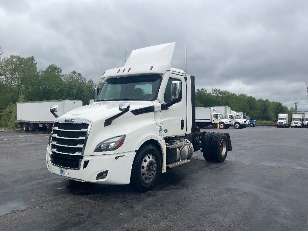 Day Cab Tractor-Heavy Duty Tractors-Freightliner-2021-T12642ST-Akron-OH-175,936\n\t\tmiles-$ 56,000 - Image 3