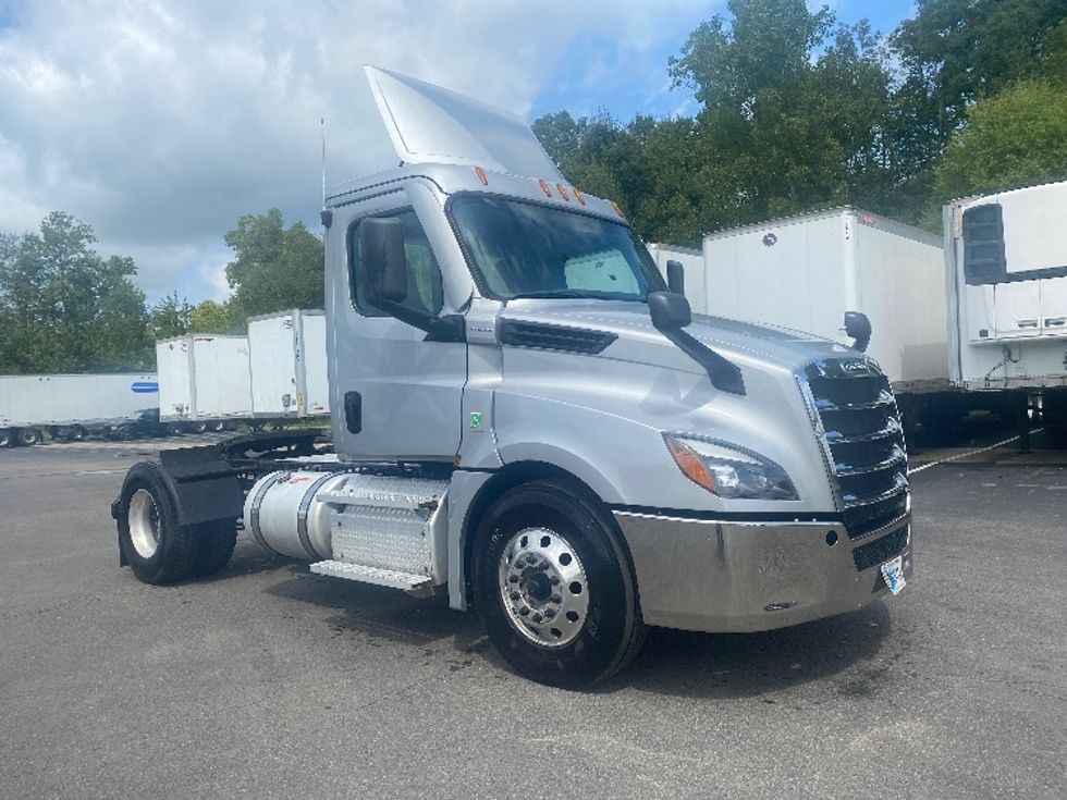 Day Cab Tractor-Heavy Duty Tractors-Freightliner-2021-T12642ST-Binghamton-NY-278,899\n\t\tmiles-$ 47,000 - Image 1