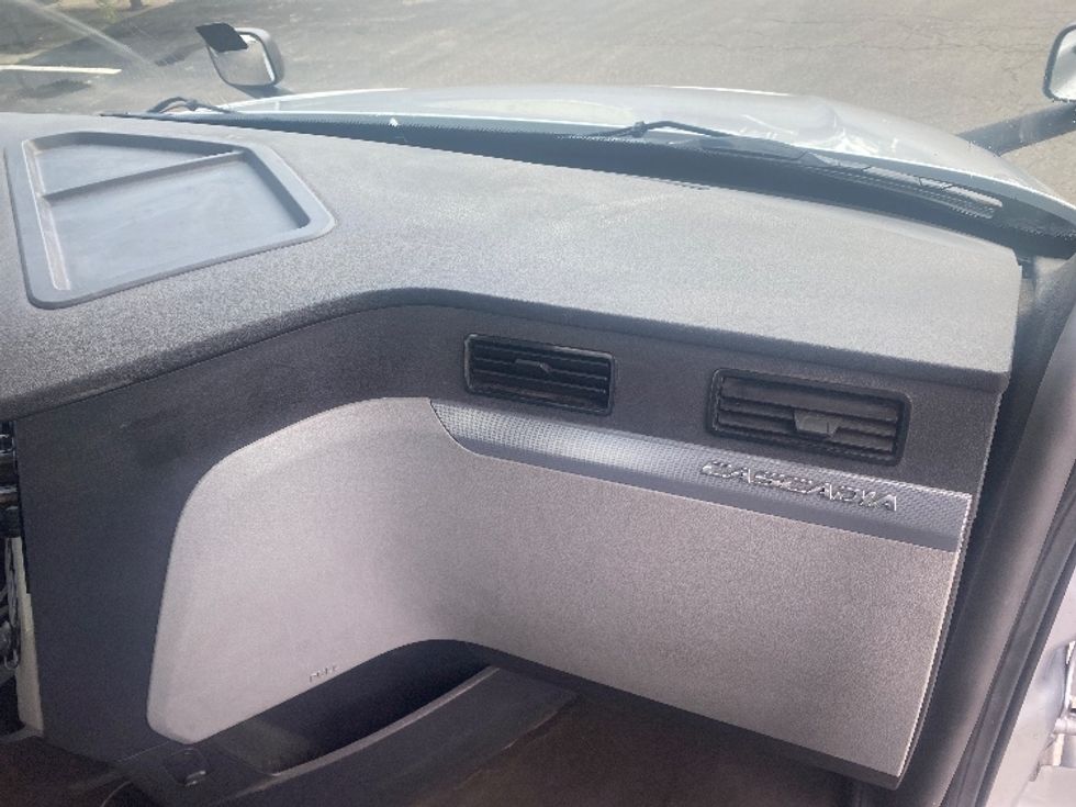Day Cab Tractor-Heavy Duty Tractors-Freightliner-2021-T12642ST-Binghamton-NY-278,899\n\t\tmiles-$ 47,000 - Image 13