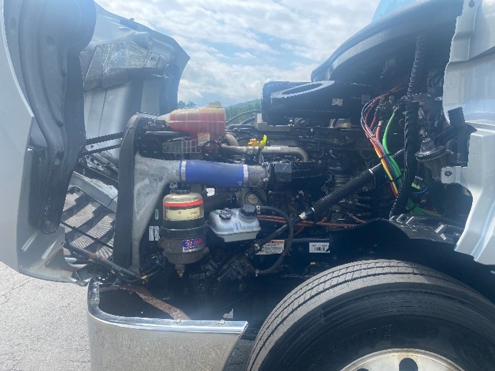 Day Cab Tractor-Heavy Duty Tractors-Freightliner-2021-T12642ST-Binghamton-NY-278,899\n\t\tmiles-$ 47,000 - Image 16