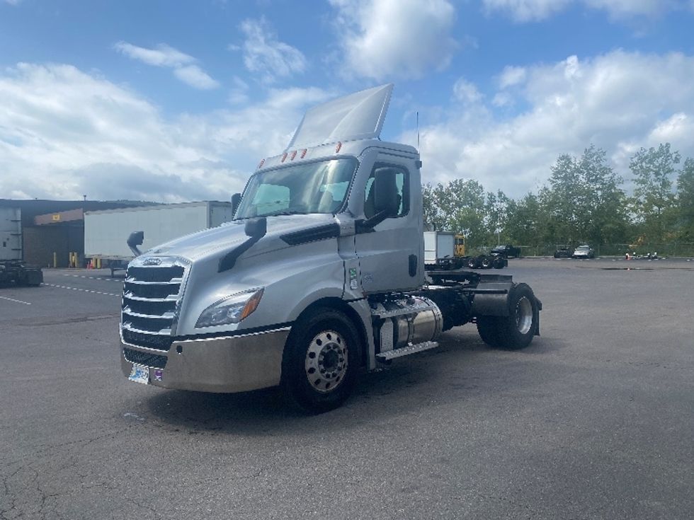 Day Cab Tractor-Heavy Duty Tractors-Freightliner-2021-T12642ST-Binghamton-NY-278,899\n\t\tmiles-$ 47,000 - Image 3
