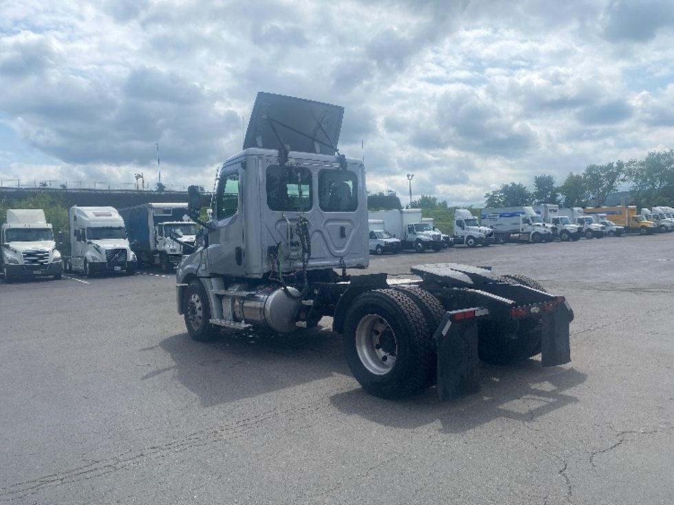 Day Cab Tractor-Heavy Duty Tractors-Freightliner-2021-T12642ST-Binghamton-NY-278,899\n\t\tmiles-$ 47,000 - Image 5