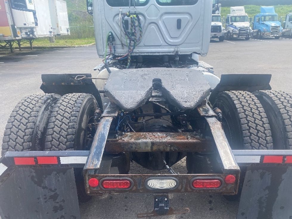 Day Cab Tractor-Heavy Duty Tractors-Freightliner-2021-T12642ST-Binghamton-NY-278,899\n\t\tmiles-$ 47,000 - Image 6