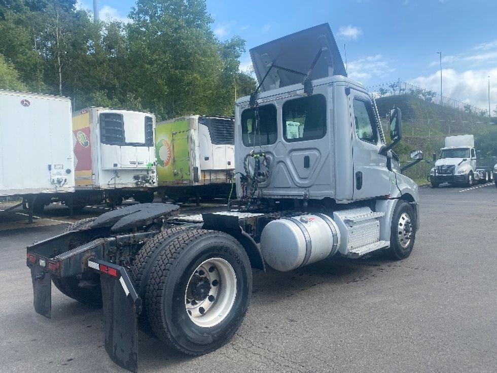 Day Cab Tractor-Heavy Duty Tractors-Freightliner-2021-T12642ST-Binghamton-NY-278,899\n\t\tmiles-$ 47,000 - Image 7
