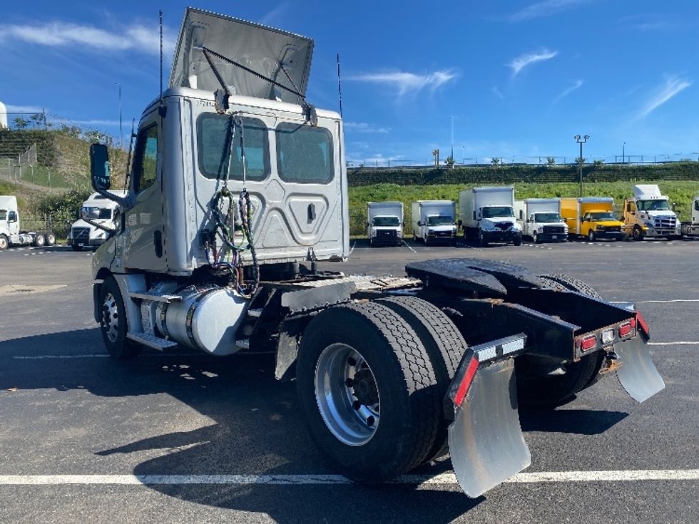 Day Cab Tractor-Heavy Duty Tractors-Freightliner-2021-T12642ST-Binghamton-NY-301,879\n\t\tmiles-$ 47,000 - Image 5