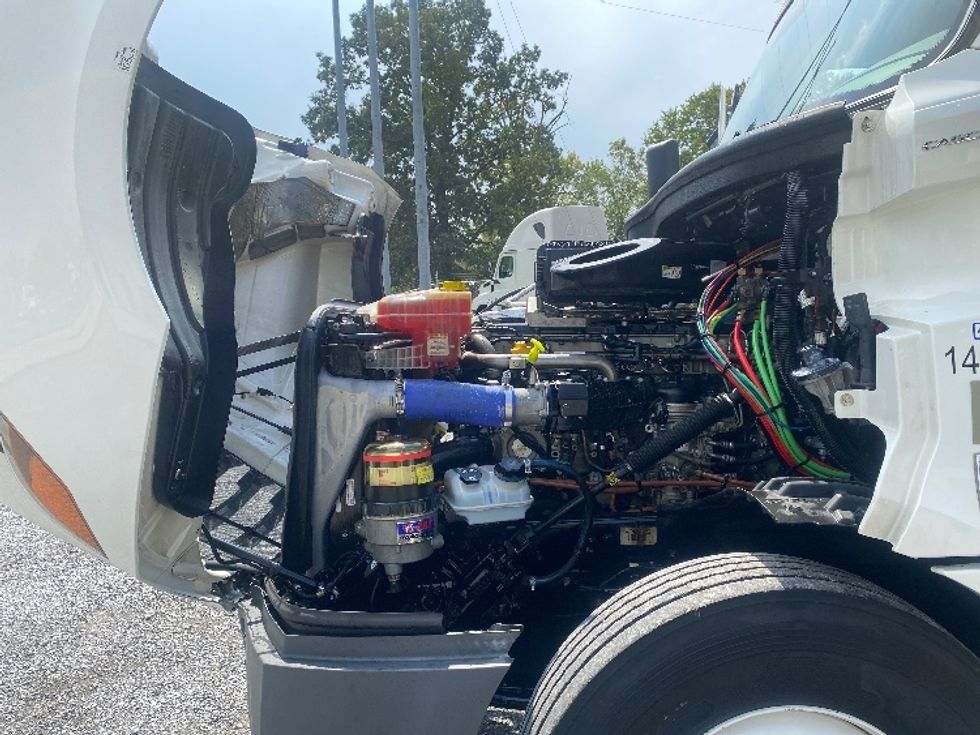 Day Cab Tractor-Heavy Duty Tractors-Freightliner-2021-T12642ST-Cleveland-TN-522,355\n\t\tmiles-$ 40,250 - Image 15