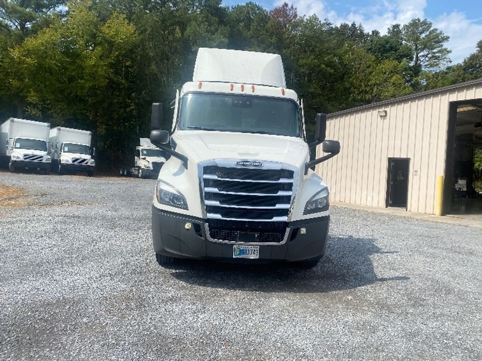 Day Cab Tractor-Heavy Duty Tractors-Freightliner-2021-T12642ST-Cleveland-TN-522,355\n\t\tmiles-$ 40,250 - Image 2
