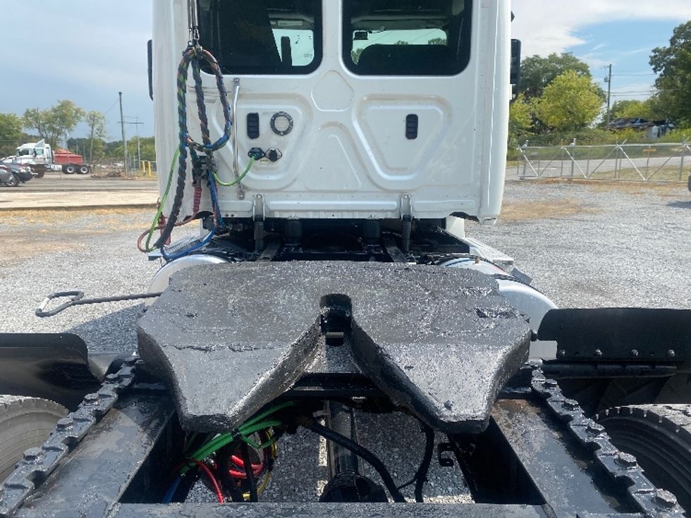 Day Cab Tractor-Heavy Duty Tractors-Freightliner-2021-T12642ST-Cleveland-TN-522,355\n\t\tmiles-$ 40,250 - Image 6