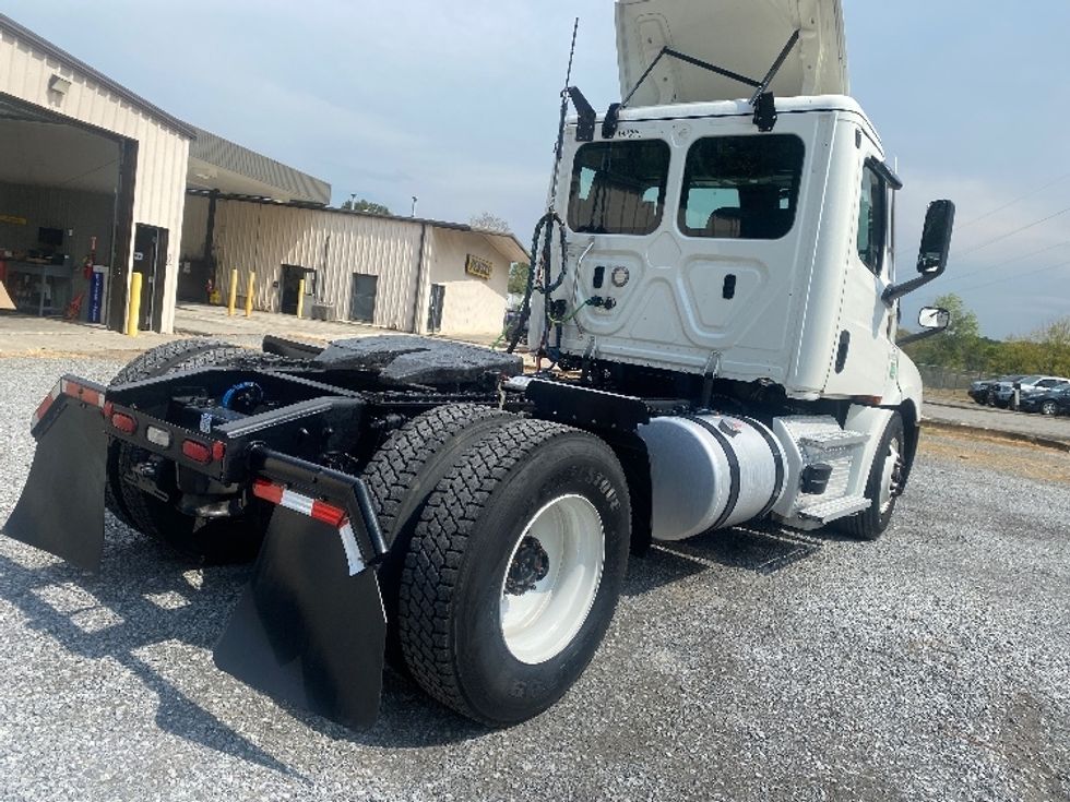 Day Cab Tractor-Heavy Duty Tractors-Freightliner-2021-T12642ST-Cleveland-TN-522,355\n\t\tmiles-$ 40,250 - Image 7