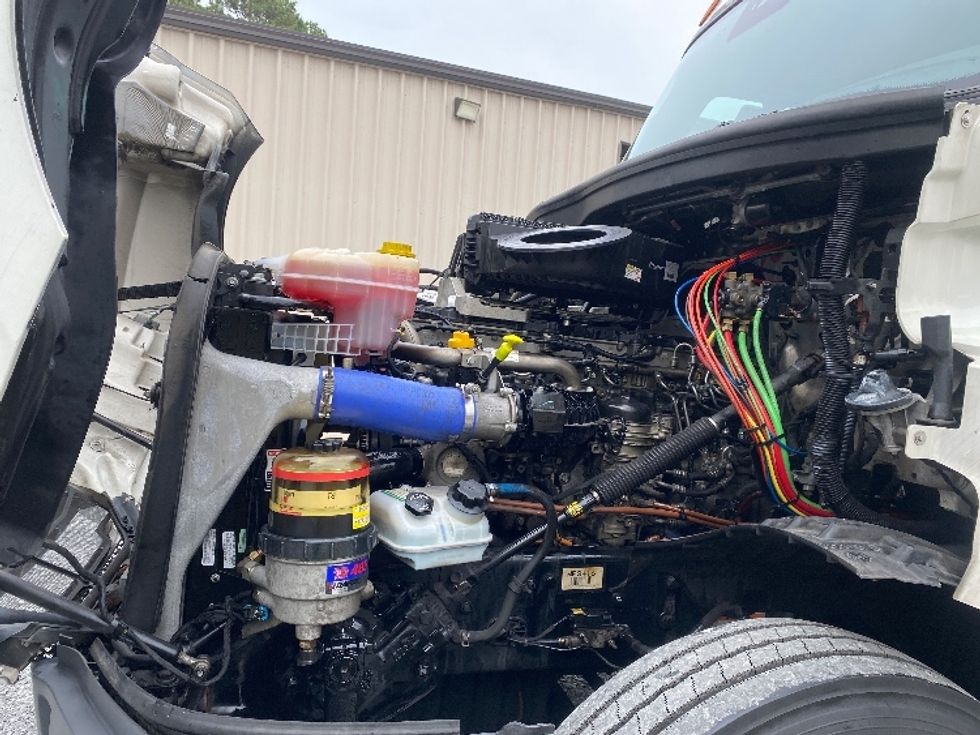 Day Cab Tractor-Heavy Duty Tractors-Freightliner-2021-T12642ST-Cleveland-TN-887,468\n\t\tmiles-$ 28,750 - Image 16