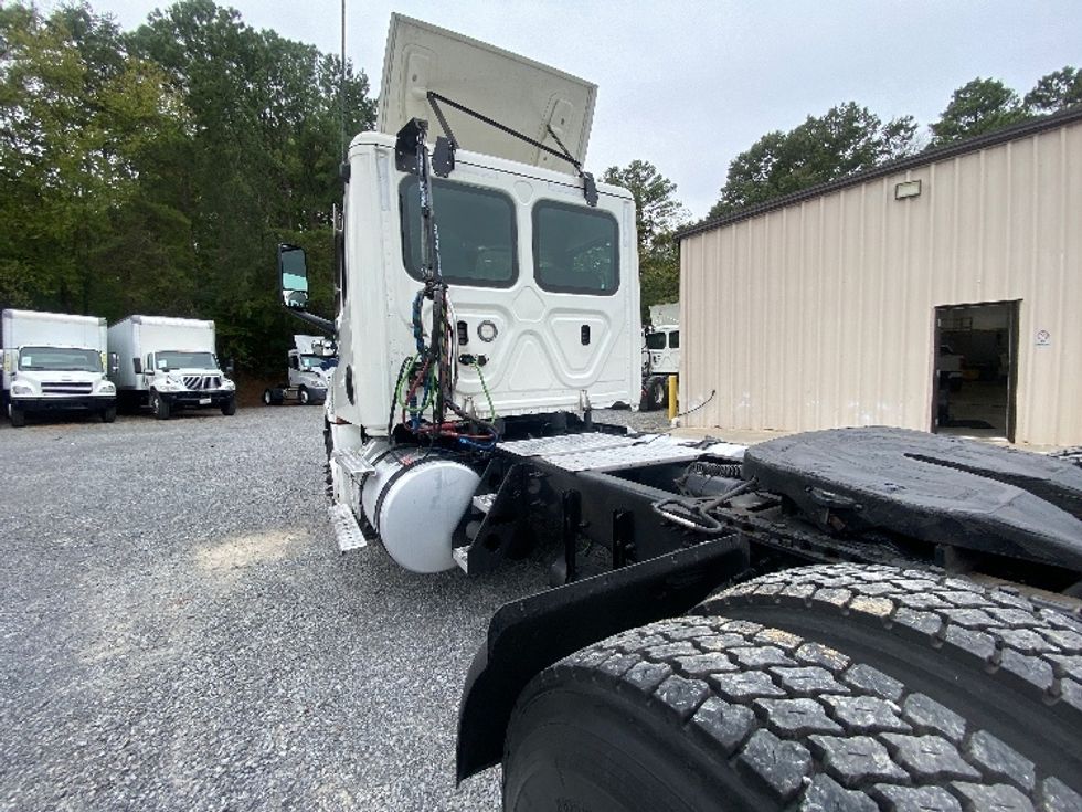 Day Cab Tractor-Heavy Duty Tractors-Freightliner-2021-T12642ST-Cleveland-TN-887,468\n\t\tmiles-$ 28,750 - Image 17