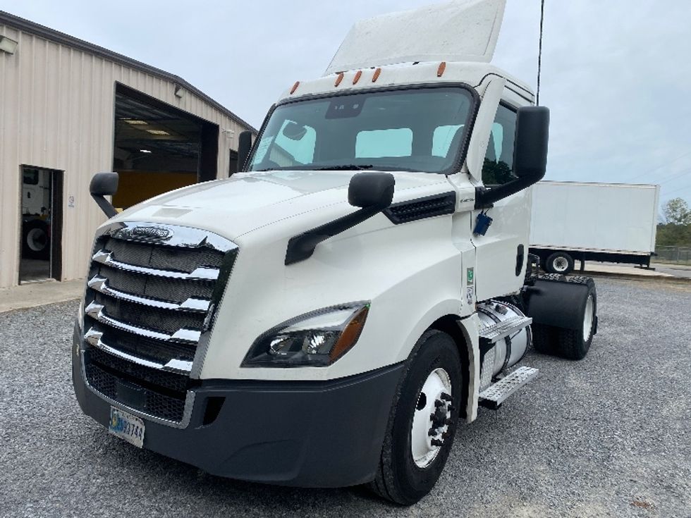 Day Cab Tractor-Heavy Duty Tractors-Freightliner-2021-T12642ST-Cleveland-TN-887,468\n\t\tmiles-$ 28,750 - Image 3