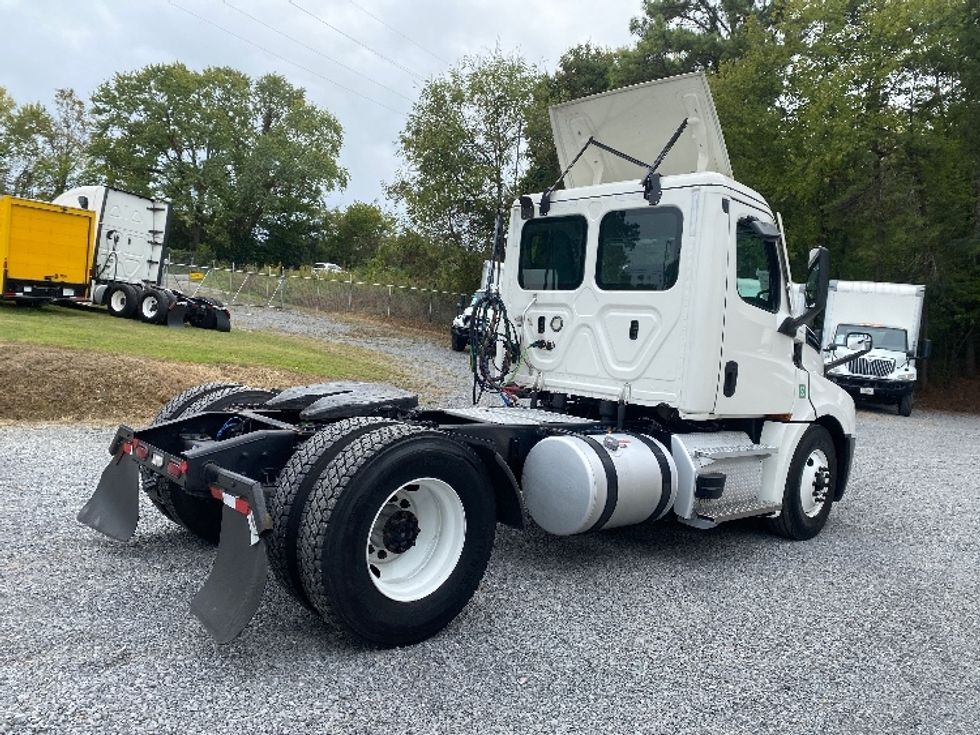 Day Cab Tractor-Heavy Duty Tractors-Freightliner-2021-T12642ST-Cleveland-TN-887,468\n\t\tmiles-$ 28,750 - Image 7
