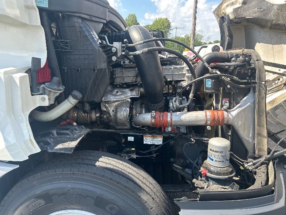 Day Cab Tractor-Heavy Duty Tractors-Freightliner-2021-T12642ST-Concord-NC-752,601\n\t\tmiles-$ 26,250 - Image 15