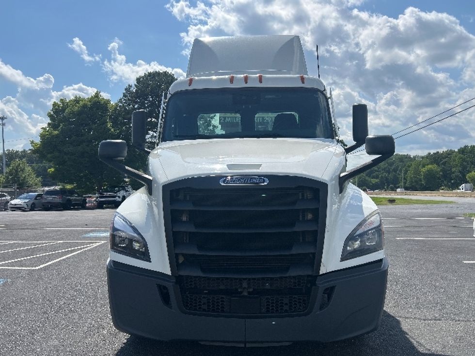Day Cab Tractor-Heavy Duty Tractors-Freightliner-2021-T12642ST-Concord-NC-752,601\n\t\tmiles-$ 26,250 - Image 2