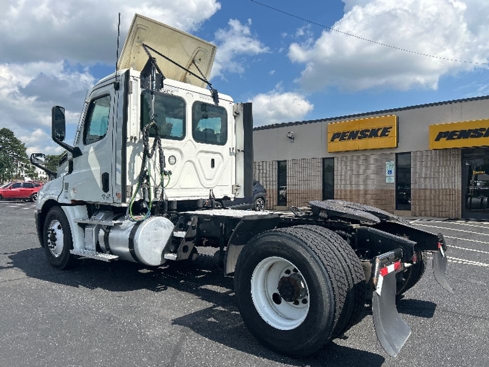 Day Cab Tractor-Heavy Duty Tractors-Freightliner-2021-T12642ST-Concord-NC-752,601\n\t\tmiles-$ 26,250 - Image 5