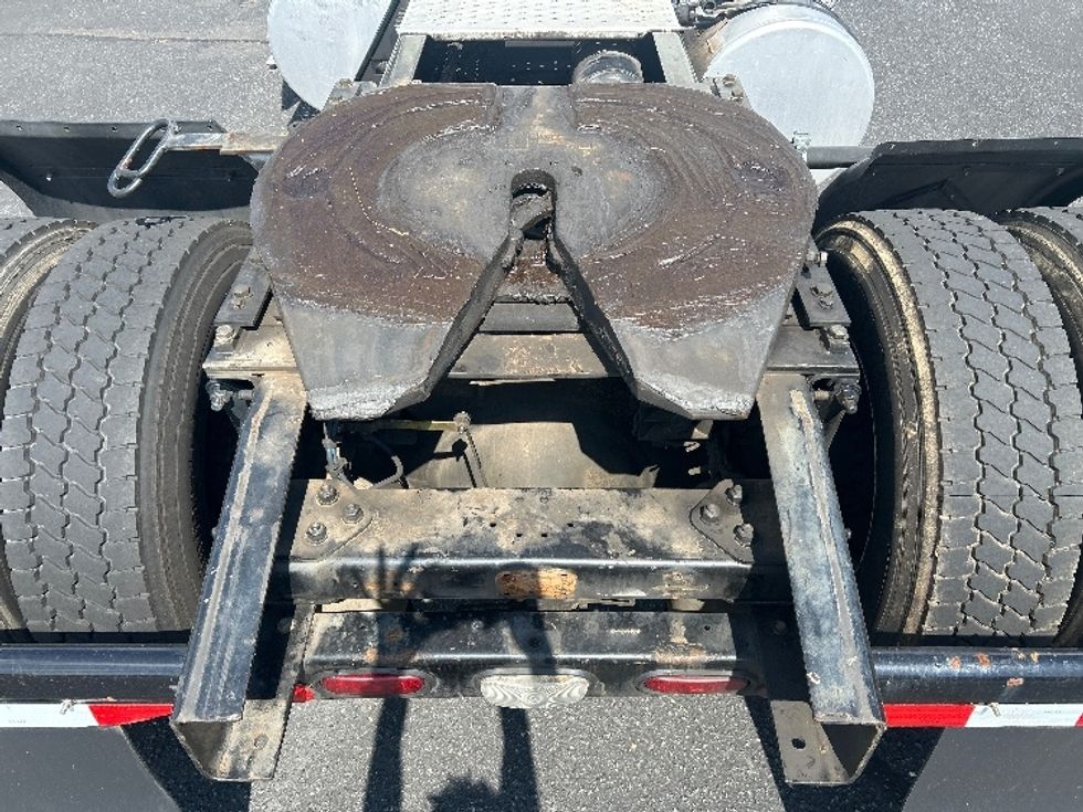 Day Cab Tractor-Heavy Duty Tractors-Freightliner-2021-T12642ST-Concord-NC-752,601\n\t\tmiles-$ 26,250 - Image 6