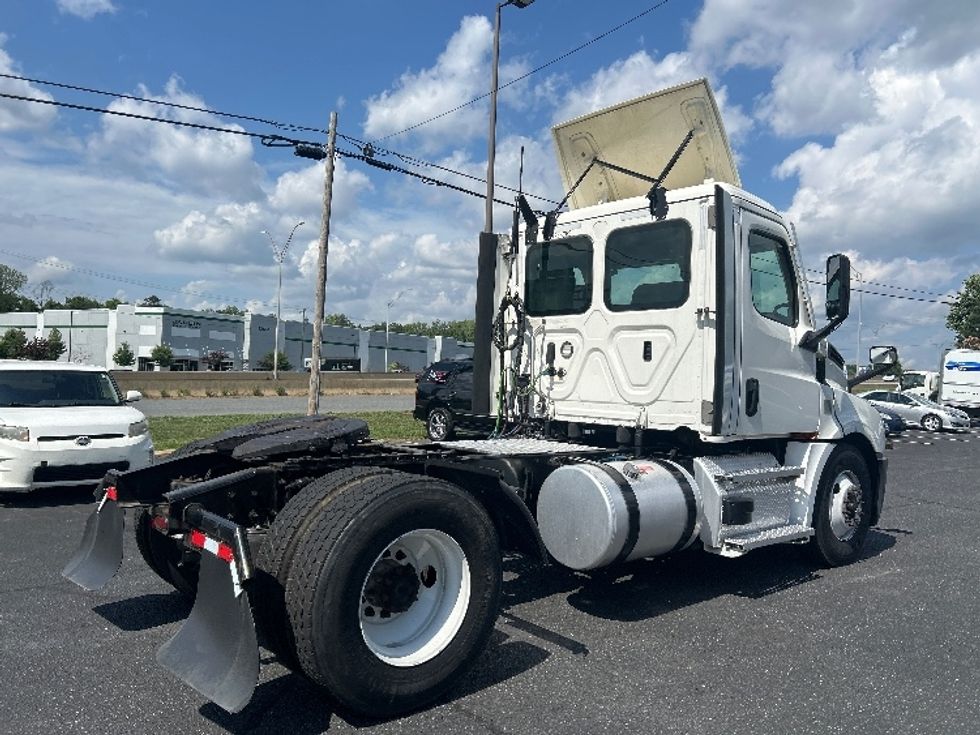 Day Cab Tractor-Heavy Duty Tractors-Freightliner-2021-T12642ST-Concord-NC-752,601\n\t\tmiles-$ 26,250 - Image 7