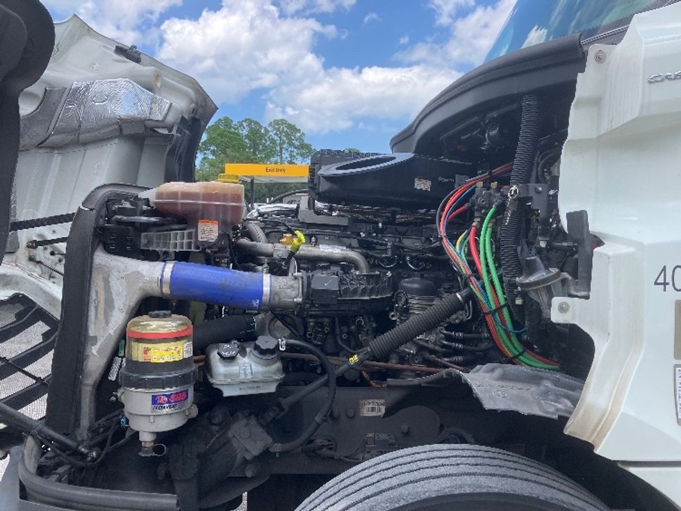 Day Cab Tractor-Heavy Duty Tractors-Freightliner-2021-T12642ST-Daytona Beach-FL-297,466\n\t\tmiles-$ 72,750 - Image 14