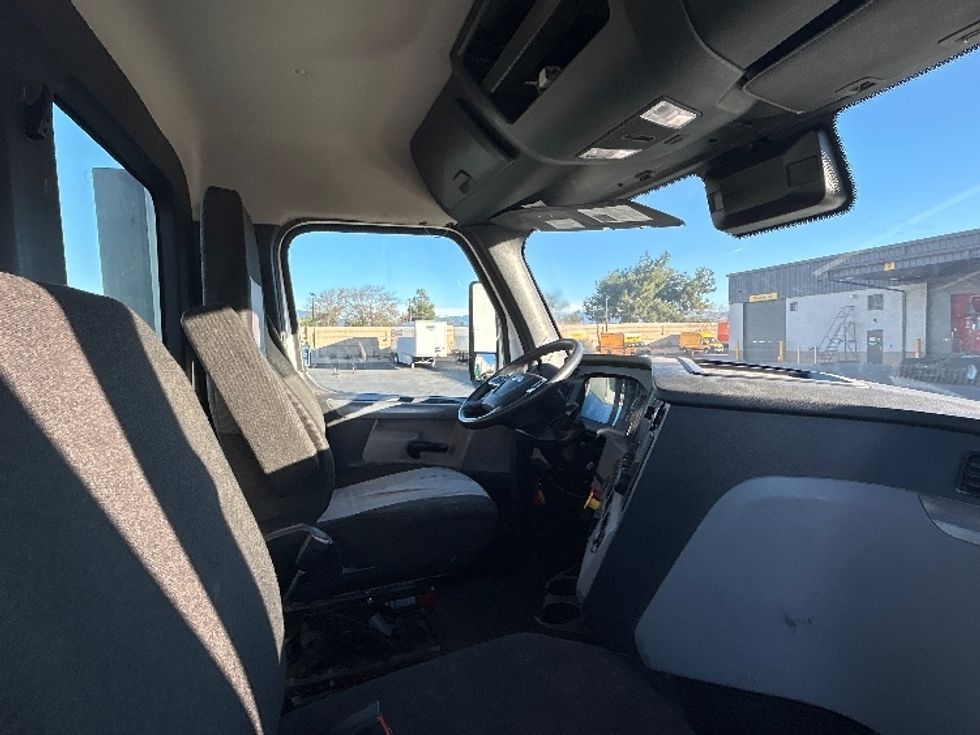 Day Cab Tractor-Heavy Duty Tractors-Freightliner-2021-T12642ST-Fontana-CA-218,926\n\t\tmiles-$ 70,250 - Image 14