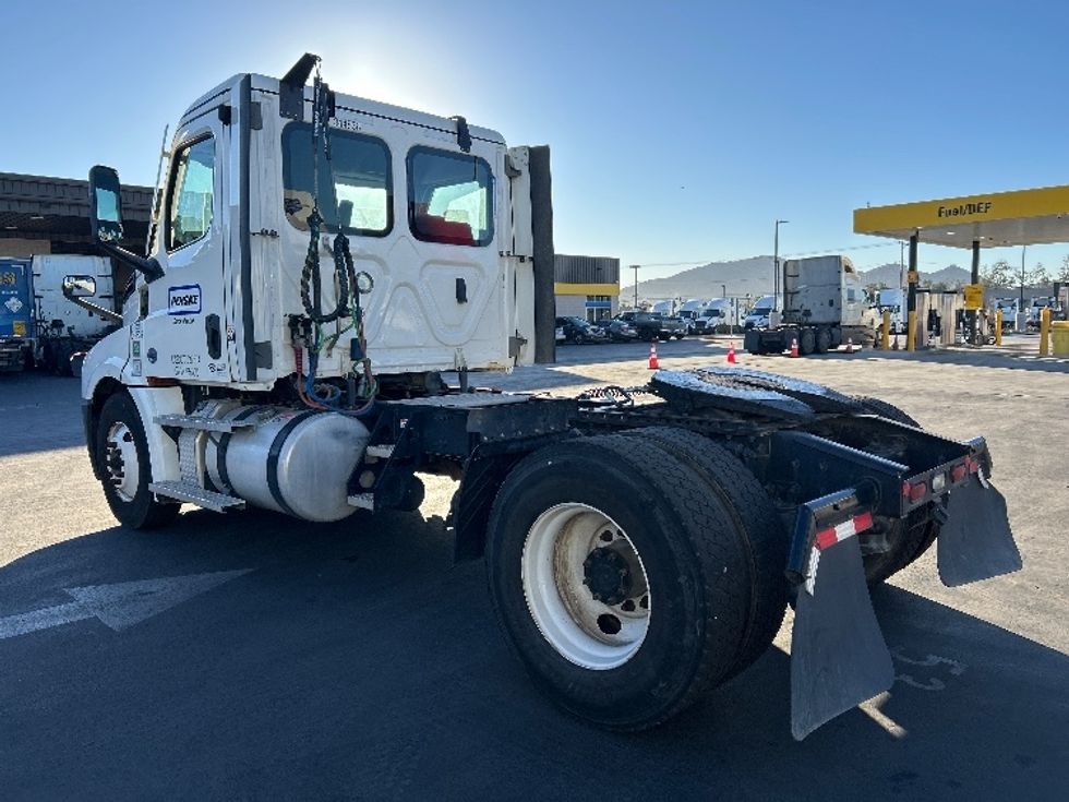 Day Cab Tractor-Heavy Duty Tractors-Freightliner-2021-T12642ST-Fontana-CA-218,926\n\t\tmiles-$ 70,250 - Image 5