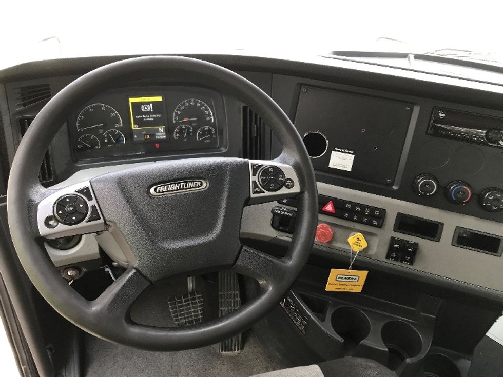 Day Cab Tractor-Heavy Duty Tractors-Freightliner-2021-T12642ST-Fredericksburg-VA-284,701\n\t\tmiles-$ 52,500 - Image 11