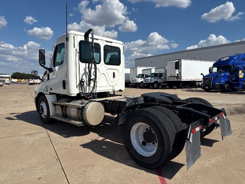Day Cab Tractor-Heavy Duty Tractors-Freightliner-2021-T12642ST-Grand Prairie-TX-374,622\n\t\tmiles-$ 50,500 - Image 5