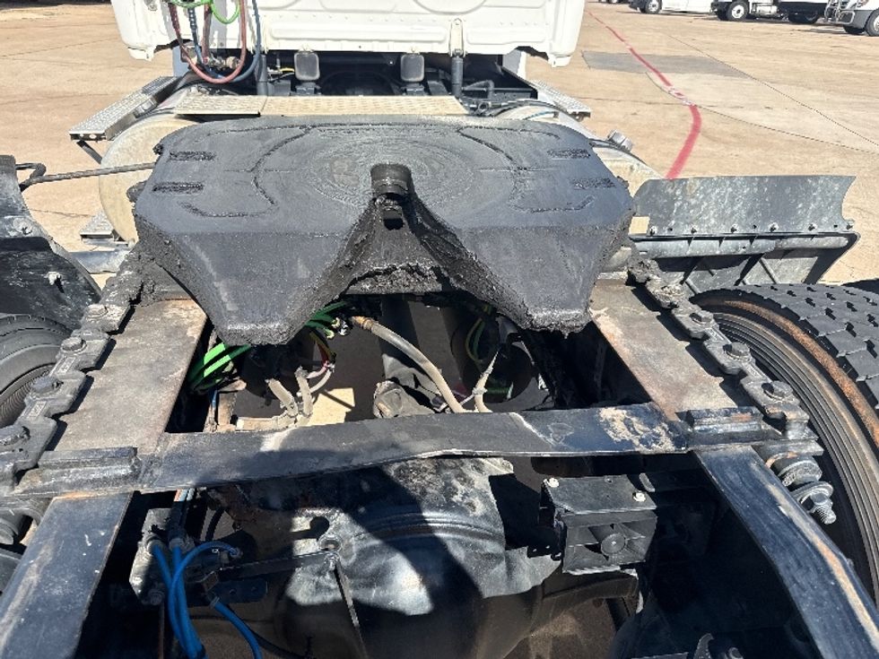 Day Cab Tractor-Heavy Duty Tractors-Freightliner-2021-T12642ST-Grand Prairie-TX-374,622\n\t\tmiles-$ 50,500 - Image 6