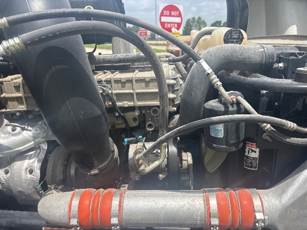 Day Cab Tractor-Heavy Duty Tractors-Freightliner-2021-T12642ST-Houston-TX-136,768\n\t\tmiles-$ 68,000 - Image 16