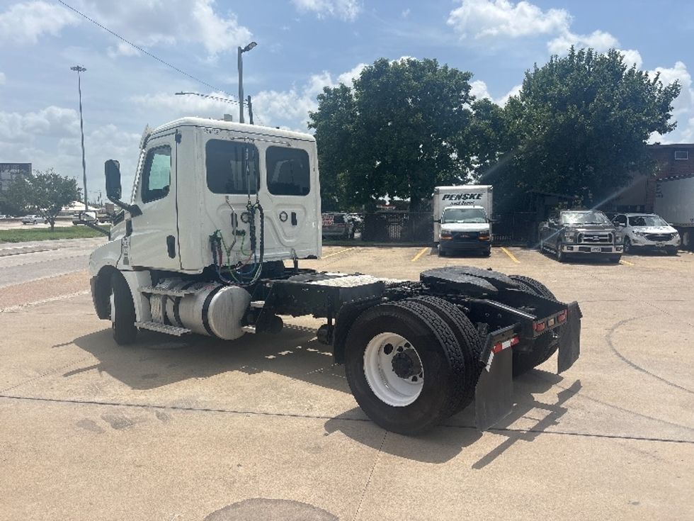 Day Cab Tractor-Heavy Duty Tractors-Freightliner-2021-T12642ST-Houston-TX-136,768\n\t\tmiles-$ 68,000 - Image 5