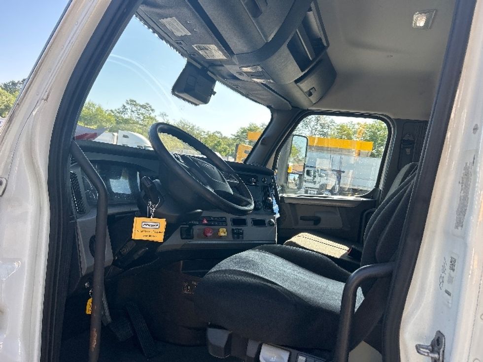 Day Cab Tractor-Heavy Duty Tractors-Freightliner-2021-T12642ST-Jacksonville-FL-348,119\n\t\tmiles-$ 57,500 - Image 10