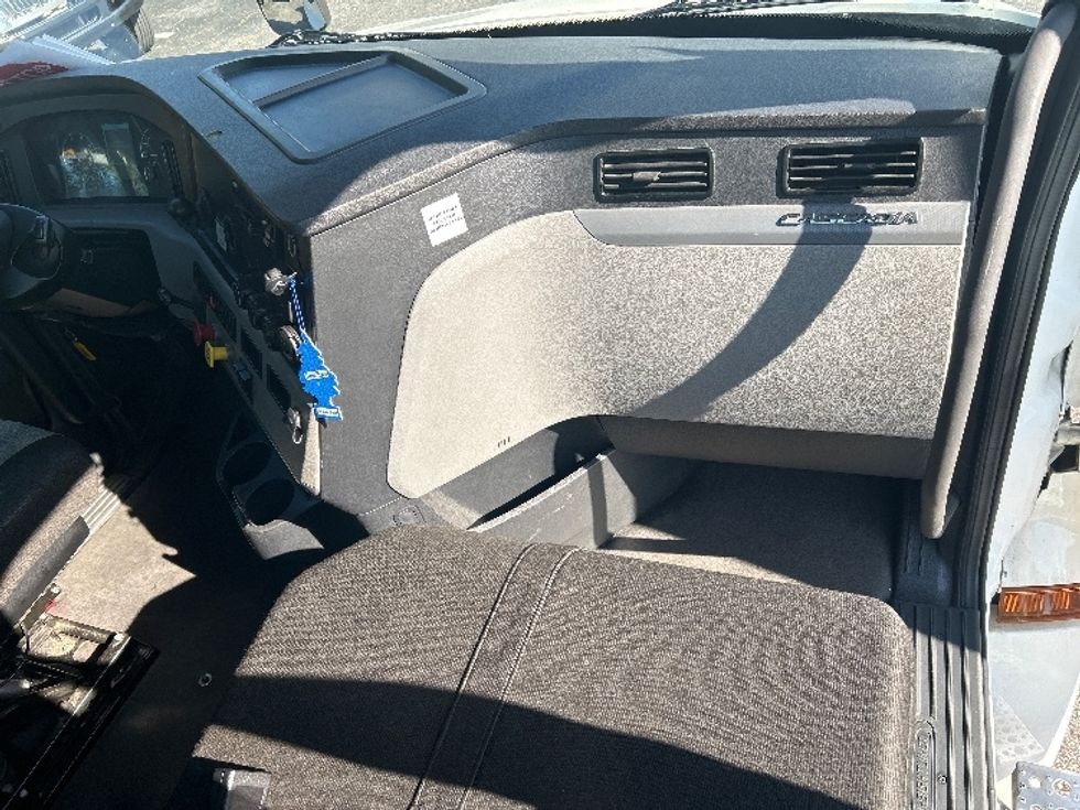 Day Cab Tractor-Heavy Duty Tractors-Freightliner-2021-T12642ST-Jacksonville-FL-348,119\n\t\tmiles-$ 57,500 - Image 13