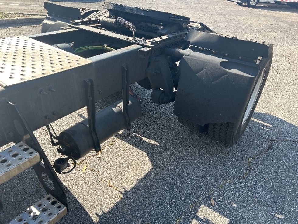 Day Cab Tractor-Heavy Duty Tractors-Freightliner-2021-T12642ST-Jacksonville-FL-348,119\n\t\tmiles-$ 57,500 - Image 18