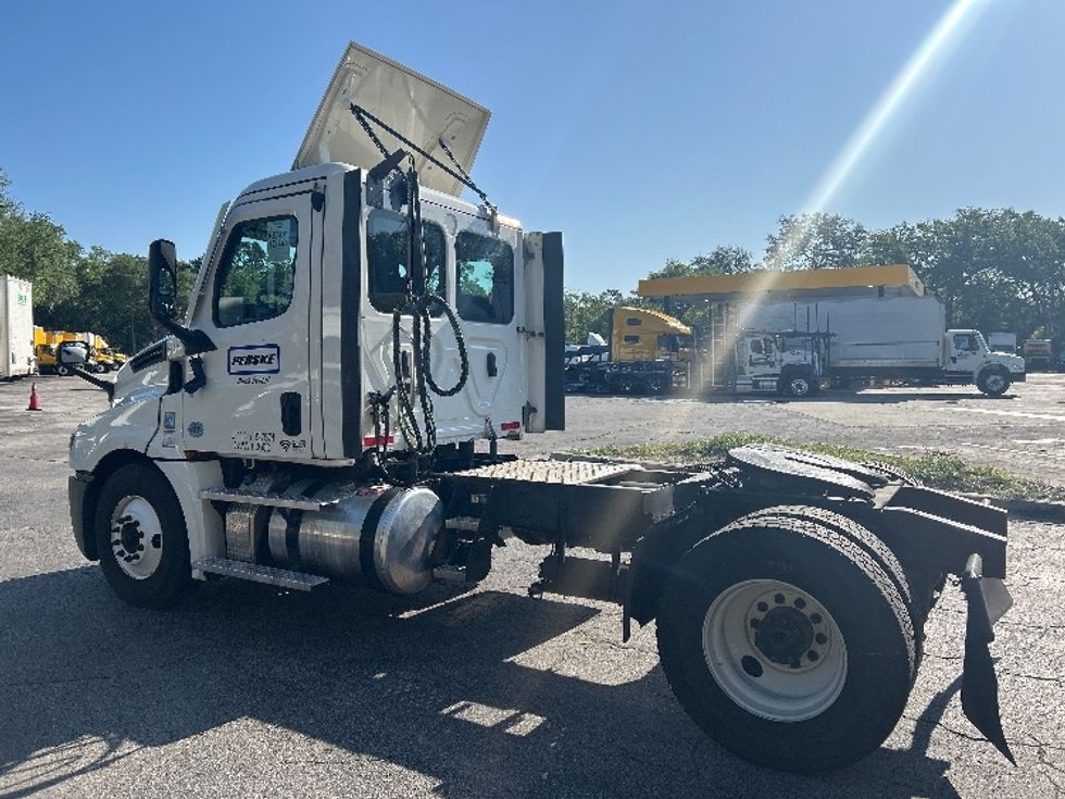 Day Cab Tractor-Heavy Duty Tractors-Freightliner-2021-T12642ST-Jacksonville-FL-348,119\n\t\tmiles-$ 57,500 - Image 5
