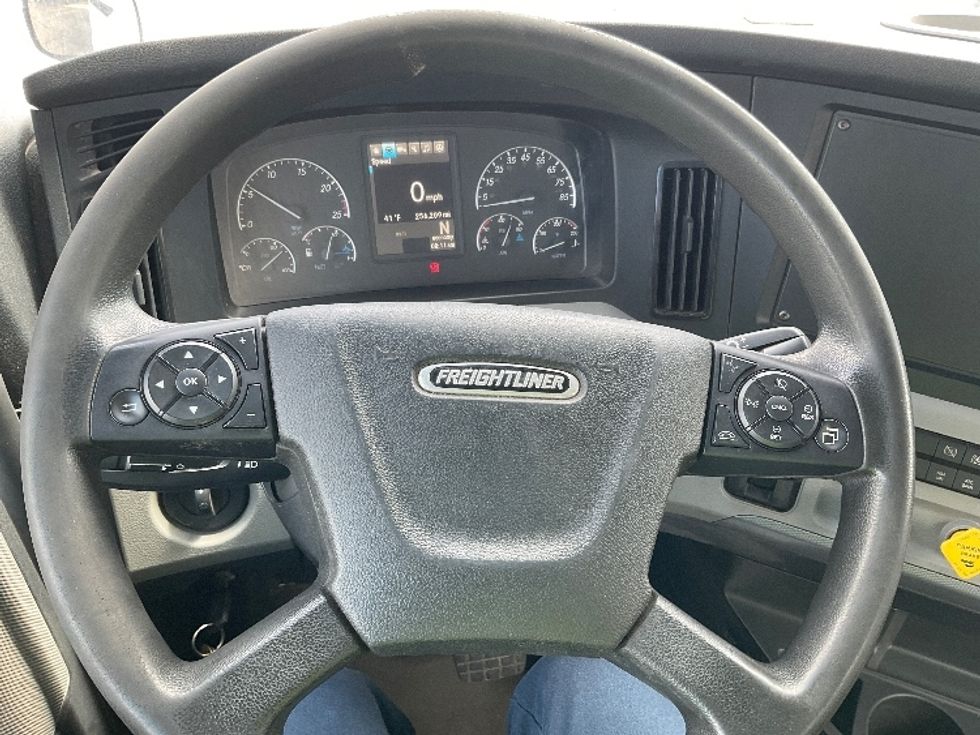 Day Cab Tractor-Heavy Duty Tractors-Freightliner-2021-T12642ST-La Porte-IN-256,209\n\t\tmiles-$ 43,500 - Image 11