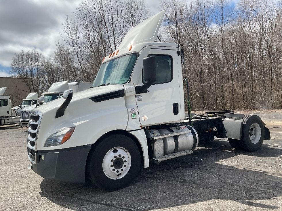 Day Cab Tractor-Heavy Duty Tractors-Freightliner-2021-T12642ST-La Porte-IN-256,209\n\t\tmiles-$ 43,500 - Image 4