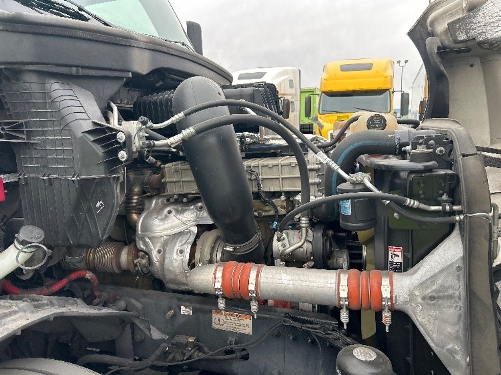 Day Cab Tractor-Heavy Duty Tractors-Freightliner-2021-T12642ST-Las Vegas-NV-551,260\n\t\tmiles-$ 38,000 - Image 15