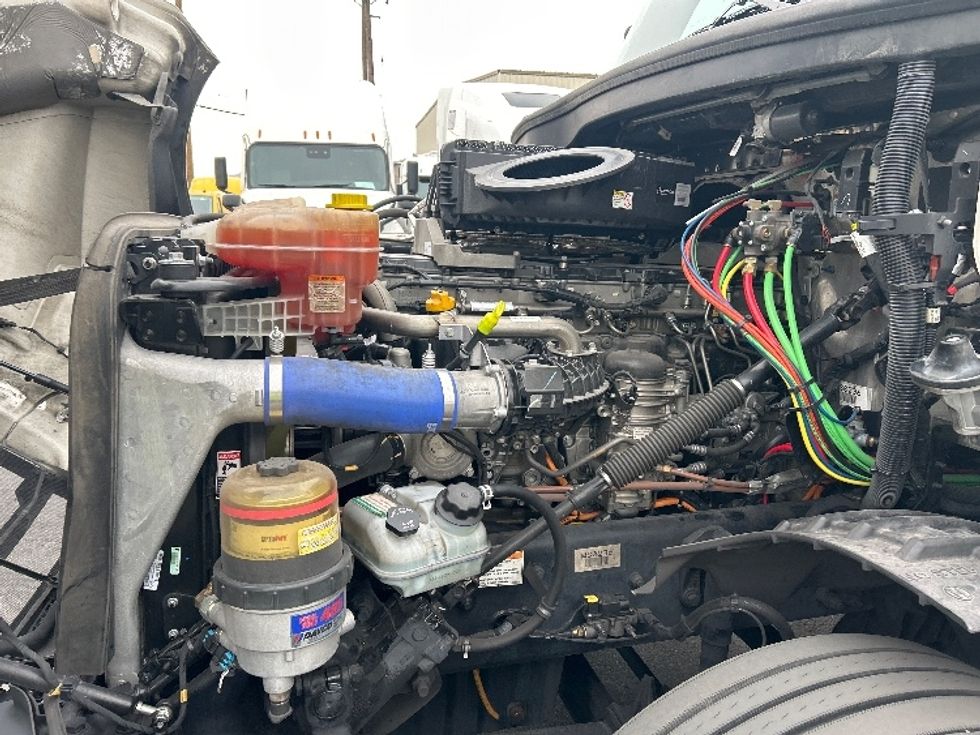 Day Cab Tractor-Heavy Duty Tractors-Freightliner-2021-T12642ST-Las Vegas-NV-551,260\n\t\tmiles-$ 38,000 - Image 16