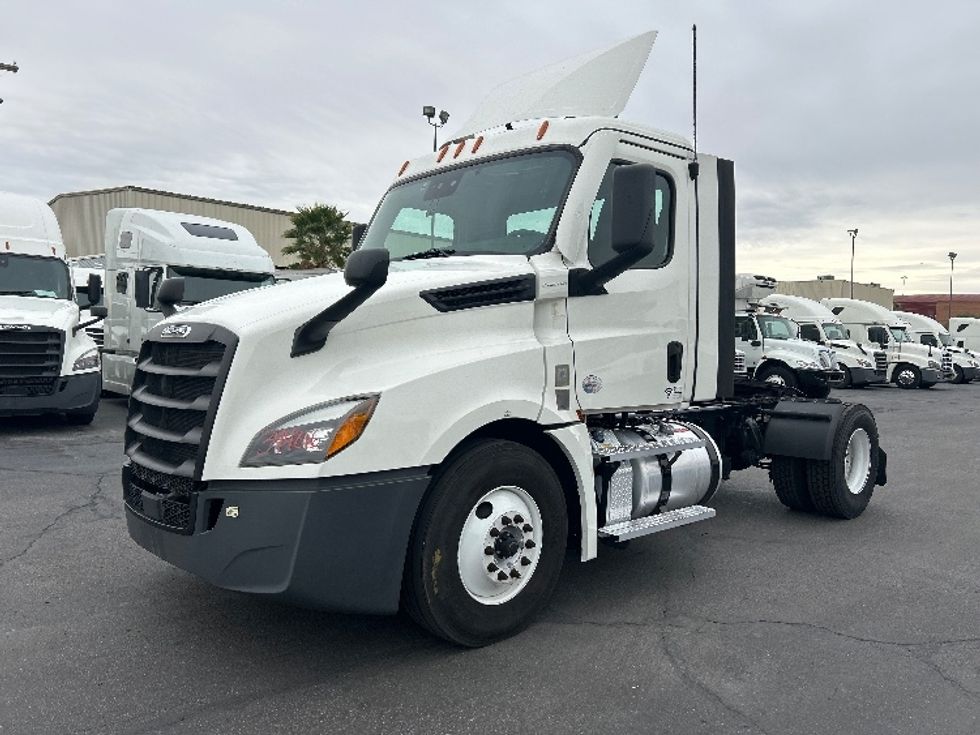 Day Cab Tractor-Heavy Duty Tractors-Freightliner-2021-T12642ST-Las Vegas-NV-551,260\n\t\tmiles-$ 38,000 - Image 3