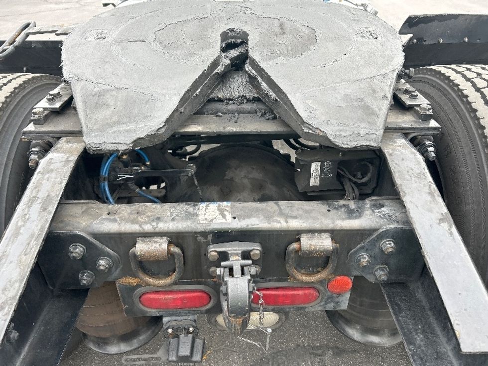 Day Cab Tractor-Heavy Duty Tractors-Freightliner-2021-T12642ST-Las Vegas-NV-551,260\n\t\tmiles-$ 38,000 - Image 6