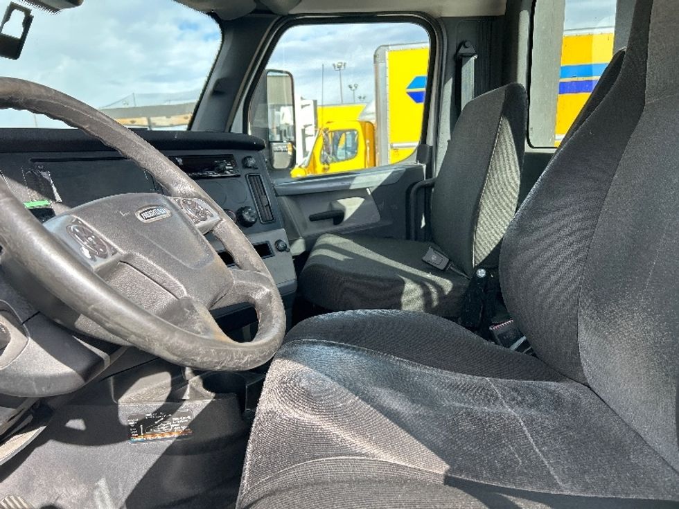 Day Cab Tractor-Heavy Duty Tractors-Freightliner-2021-T12642ST-Las Vegas-NV-564,808\n\t\tmiles-$ 35,500 - Image 10