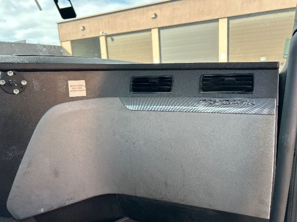 Day Cab Tractor-Heavy Duty Tractors-Freightliner-2021-T12642ST-Las Vegas-NV-564,808\n\t\tmiles-$ 35,500 - Image 13