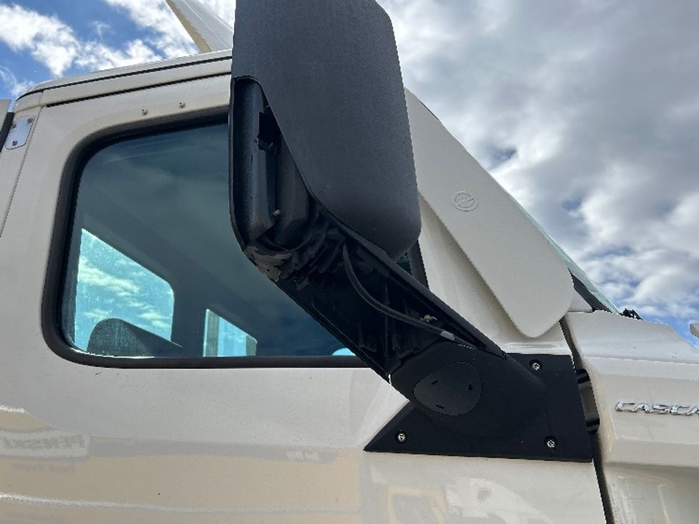 Day Cab Tractor-Heavy Duty Tractors-Freightliner-2021-T12642ST-Las Vegas-NV-564,808\n\t\tmiles-$ 35,500 - Image 17