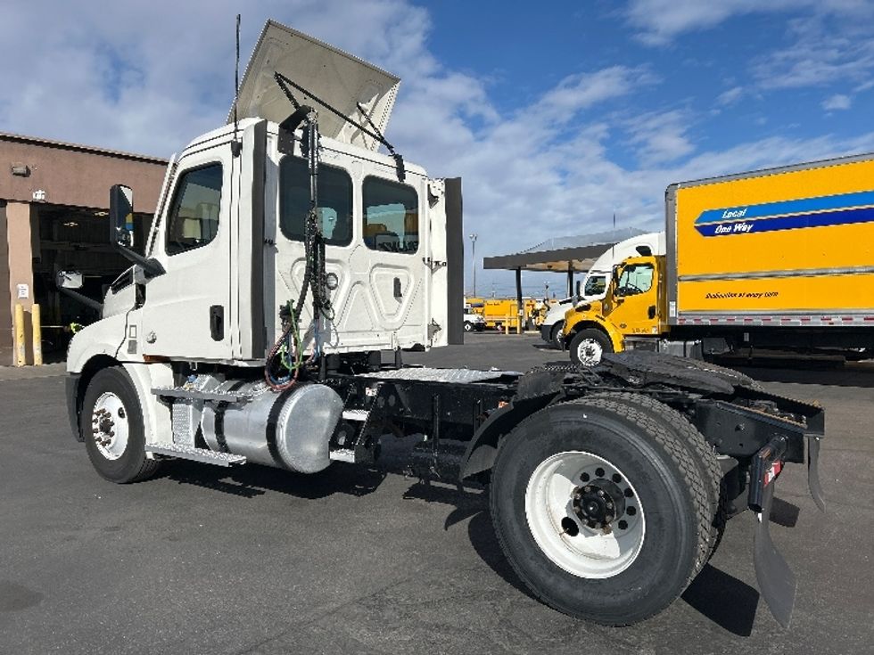 Day Cab Tractor-Heavy Duty Tractors-Freightliner-2021-T12642ST-Las Vegas-NV-564,808\n\t\tmiles-$ 35,500 - Image 5