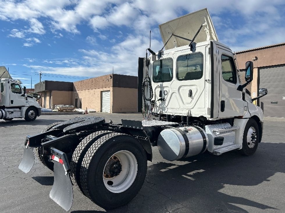 Day Cab Tractor-Heavy Duty Tractors-Freightliner-2021-T12642ST-Las Vegas-NV-564,808\n\t\tmiles-$ 35,500 - Image 7