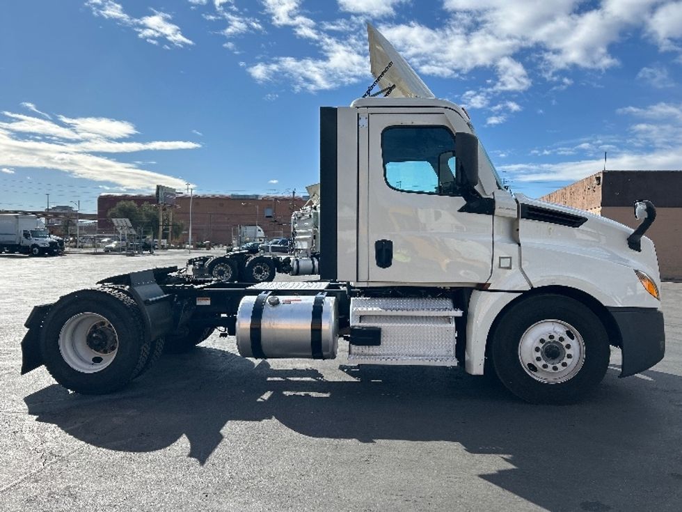 Day Cab Tractor-Heavy Duty Tractors-Freightliner-2021-T12642ST-Las Vegas-NV-564,808\n\t\tmiles-$ 35,500 - Image 8
