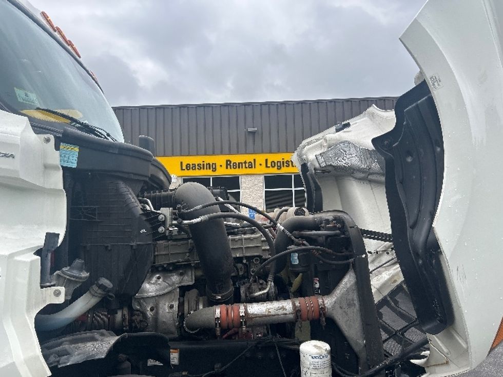 Day Cab Tractor-Heavy Duty Tractors-Freightliner-2021-T12642ST-Londonderry-NH-119,416\n\t\tmiles-$ 60,750 - Image 15